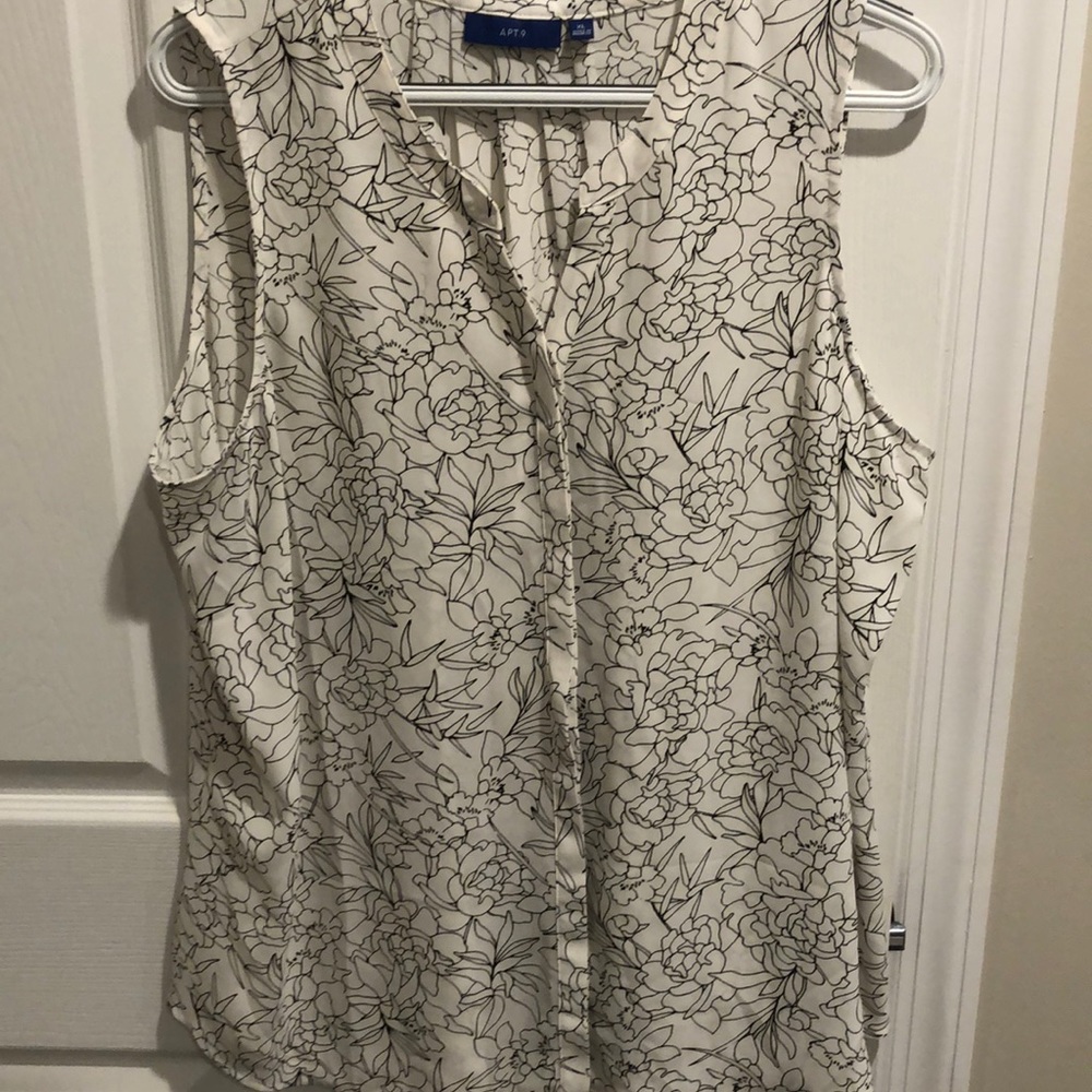 apt.9 by Kohl’s ivory and black blouse